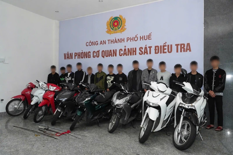 Huế khởi tố 15 đối tượng hỗn chiến trên đường phố