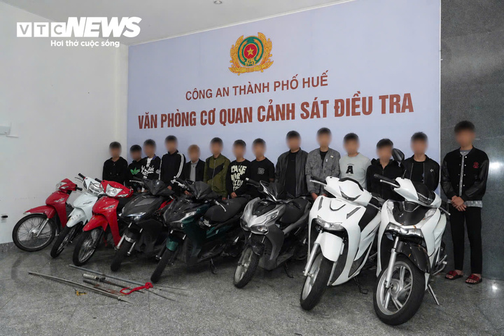 Khởi tố 15 thanh thiếu niên ẩu đả, dùng hung khí truy đuổi trên đường