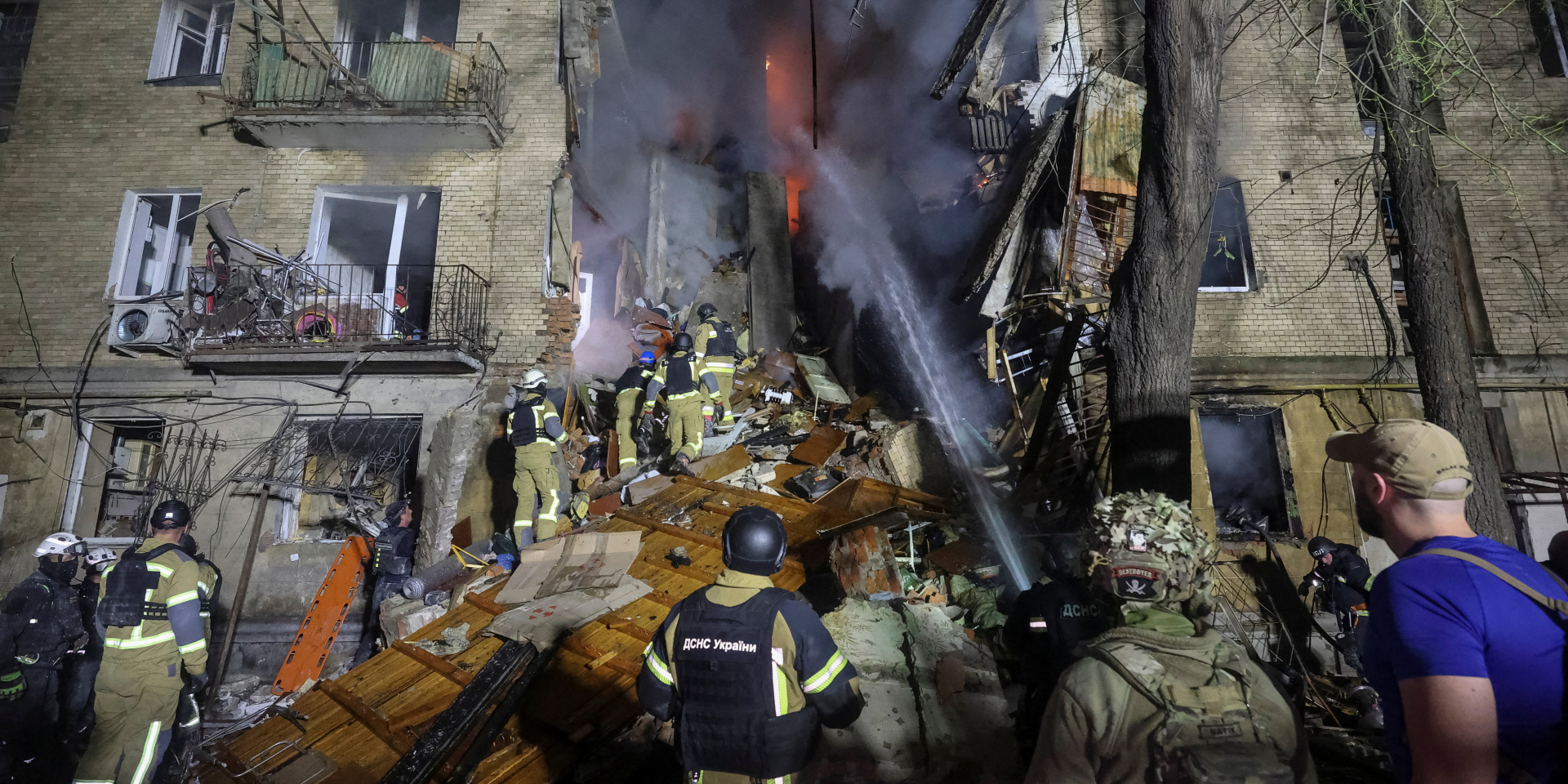 Russian Banderol strike kills three, injures 15 in Kharkiv as apartment ...