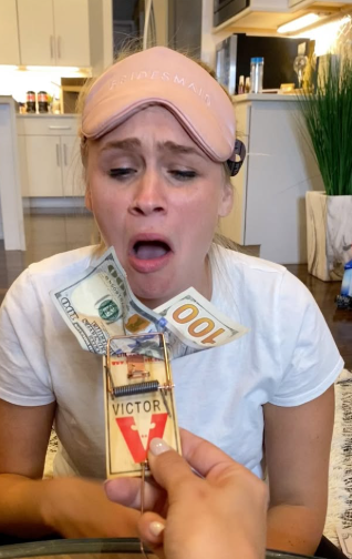 Money or mouse trap blindfold challenge