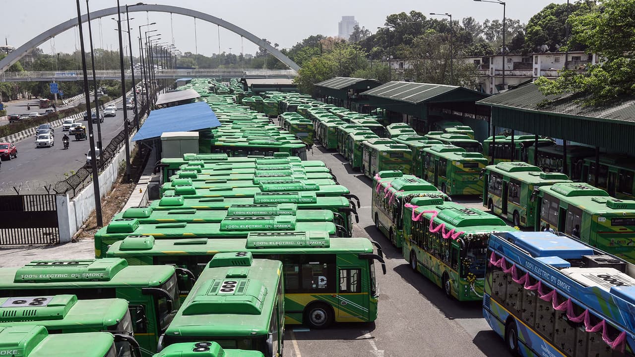 Delhi adds 150 new electric buses and 5 EV charging stations