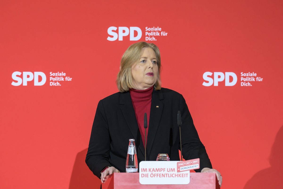 Bas legt nach Tod ihrer Stieftochter ihr Amt nieder: Wer war sie?