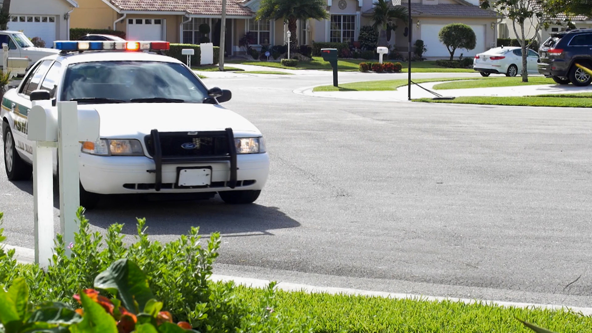 Man confronts neighbor over pool cameras | Neighborhood Wars