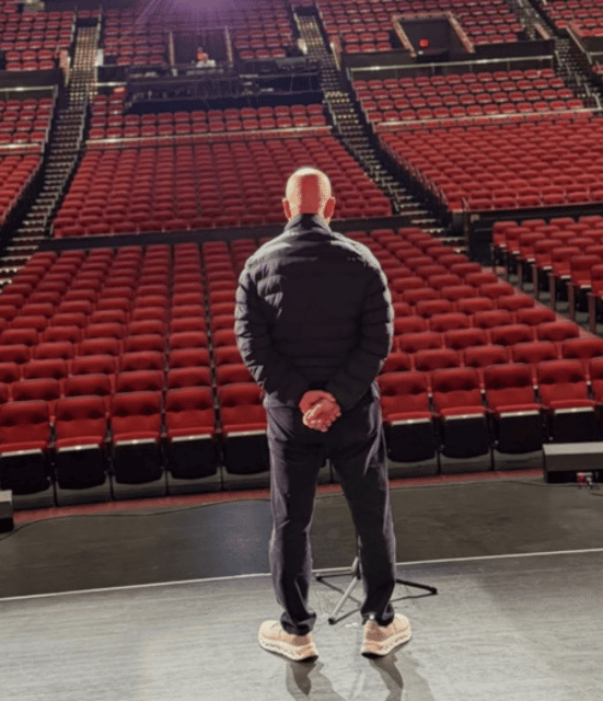 Anupam Khers Play Concludes USA-Canada Tour to Rousing Applause