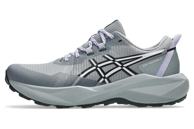 Hoka fans are ditching their go-to sneakers for these Asics that can ...