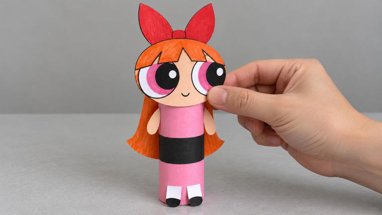 Turn cardboard tubes into the Powerpuff Girls