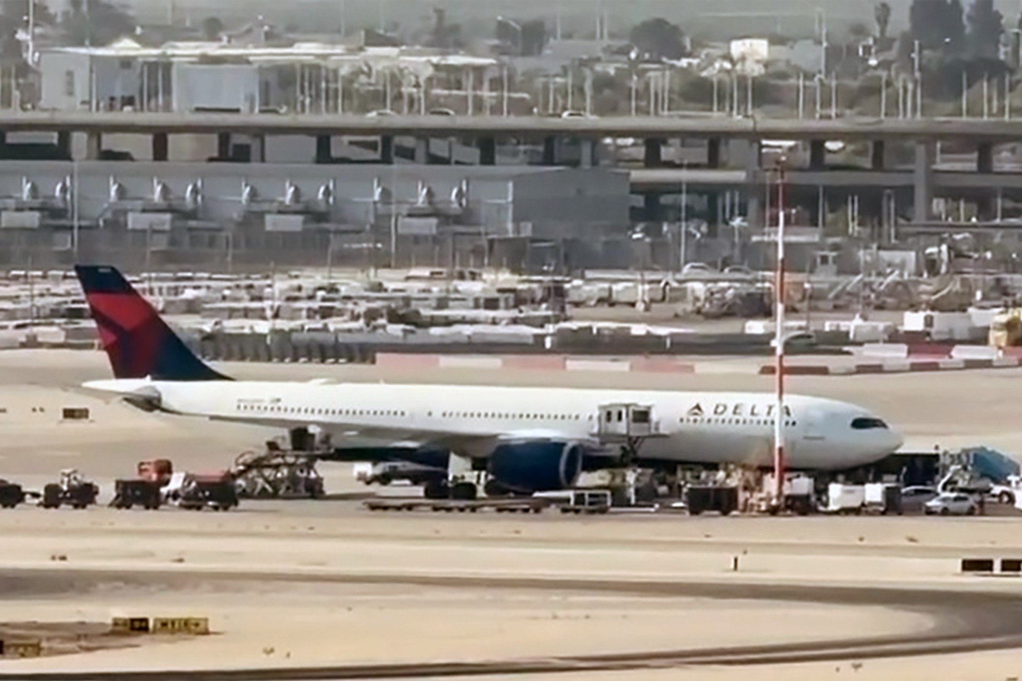 Delta flight arriving from NY evacuated over bomb threat after landing ...