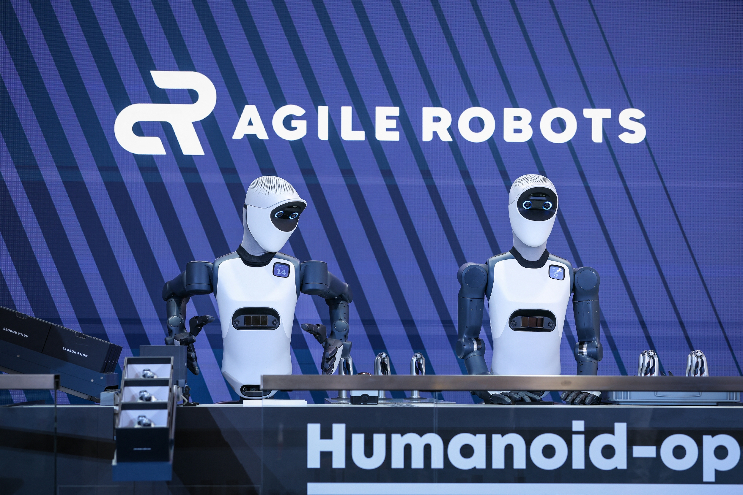 Agile Robots unveils Robot Academy: Worker video generates training ...