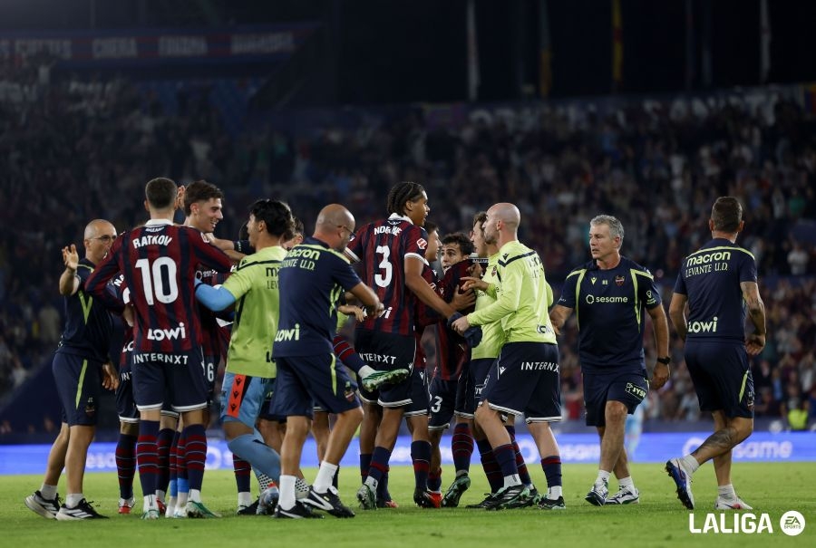 Las notas del Levante UD 3-3 Sevilla FC: Ndukwe acaba siendo héroe