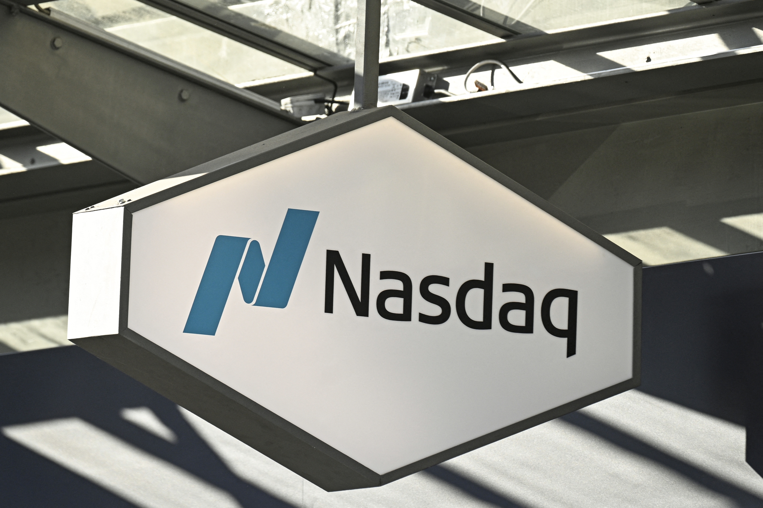 Axe Compute rings Nasdaq bell with $3.45 billion Neocloud GPU contract ...