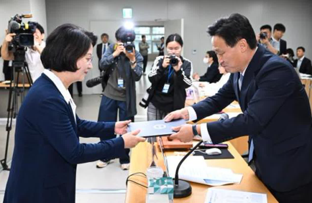 [2026 국정감사] 與마저 등 돌려…여야, 경기도 국감서 추미애 맹폭