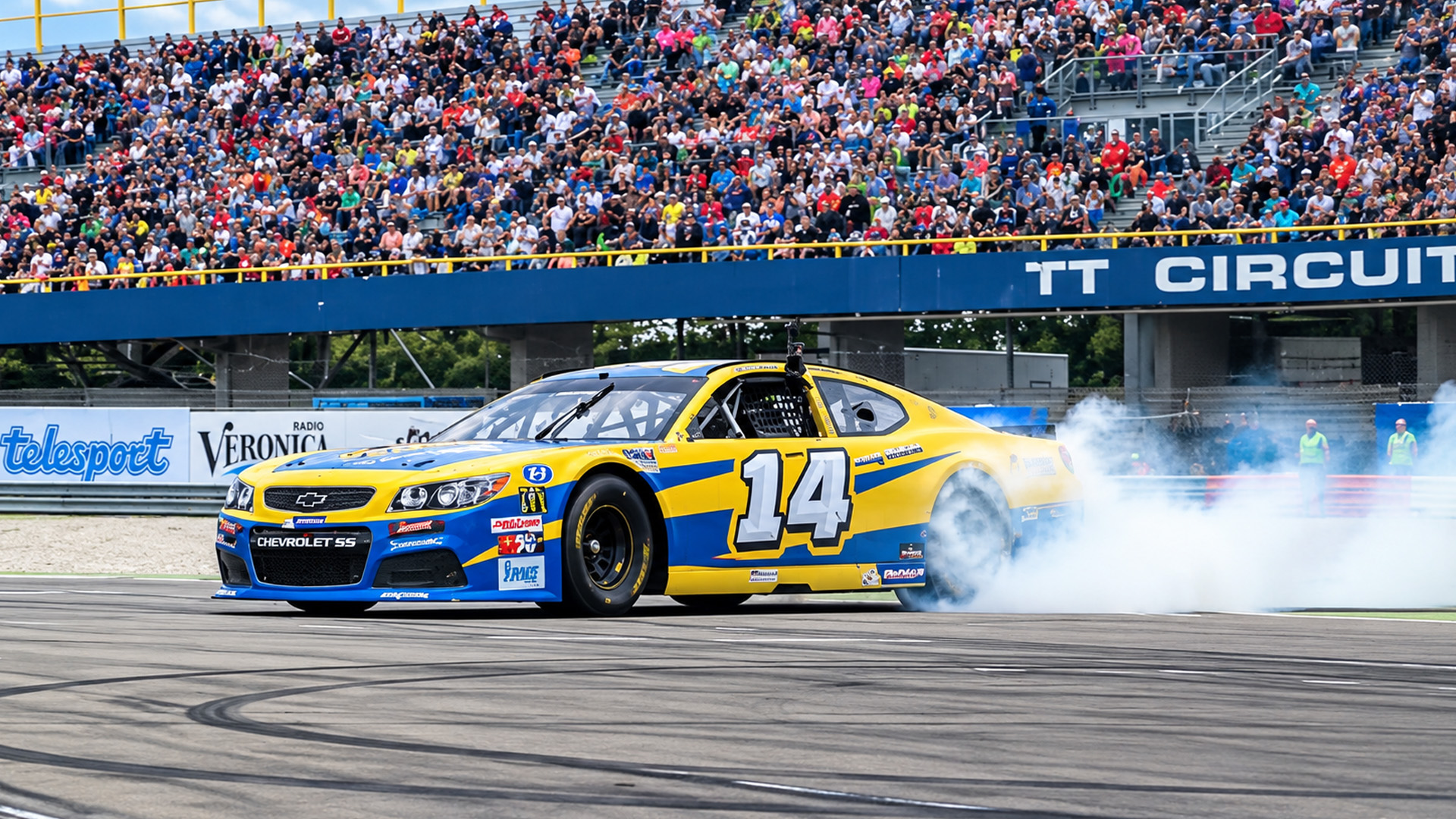 Massive burnouts bring excitement to Gamma Racing Day