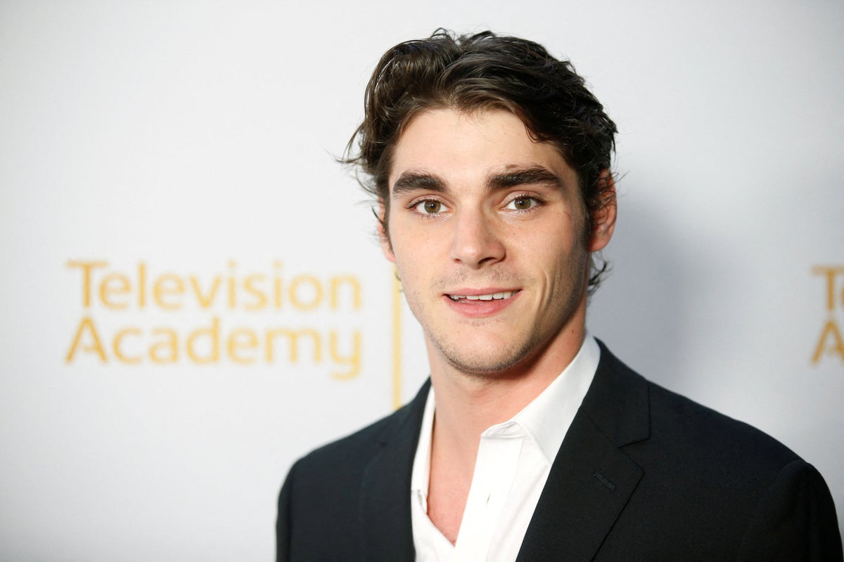 RJ Mitte became family's breadwinner after mother's tragedy