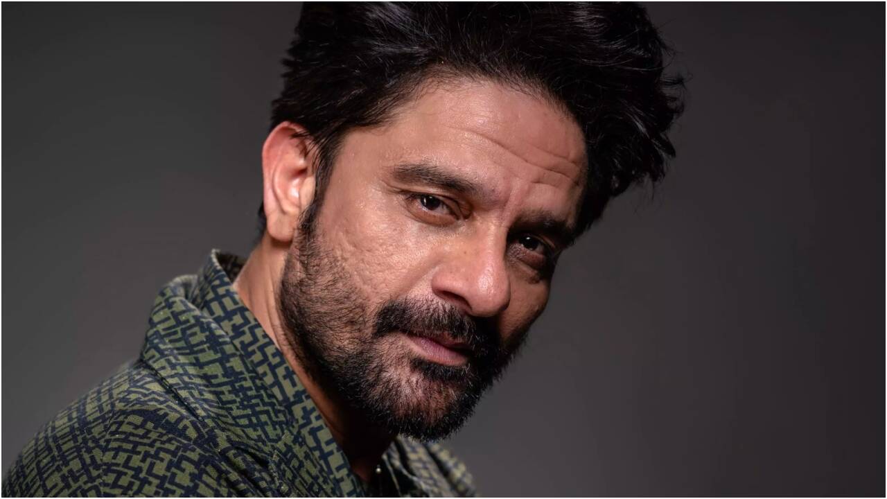Writer defends cop character: Aamil Keeyan Khan says not a villain ...