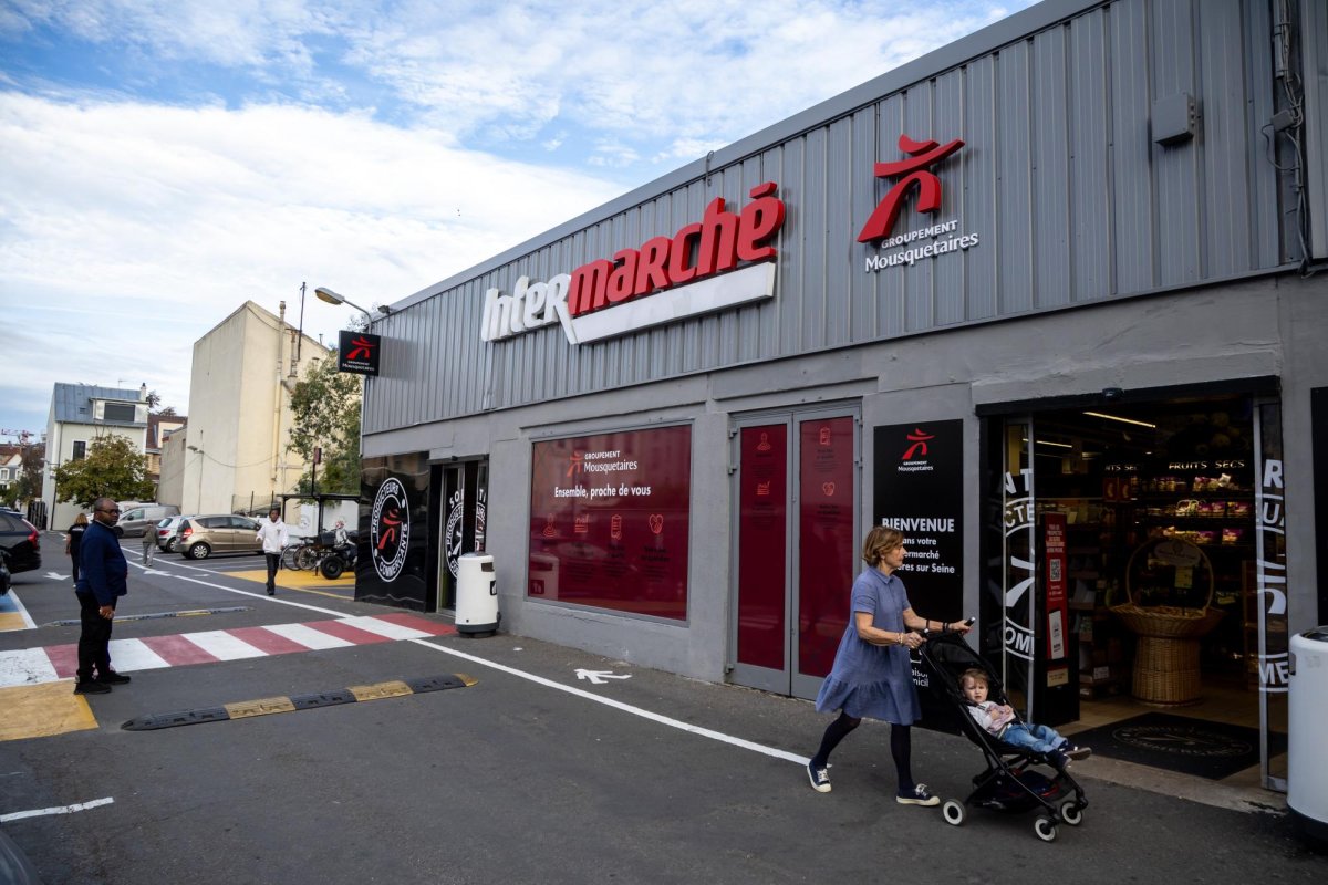 Cyberattack hits hundreds of French supermarkets