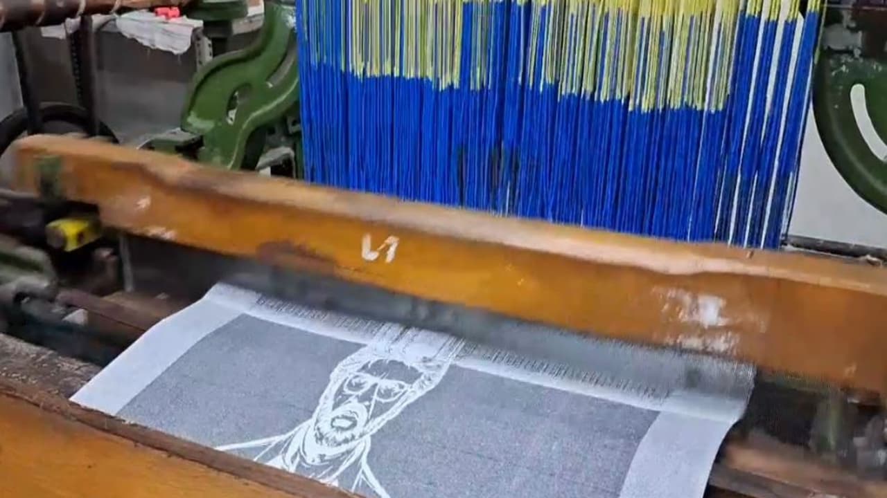 TN weaver creates Rajinikanth portrait on power loom for 'Jailer 2'