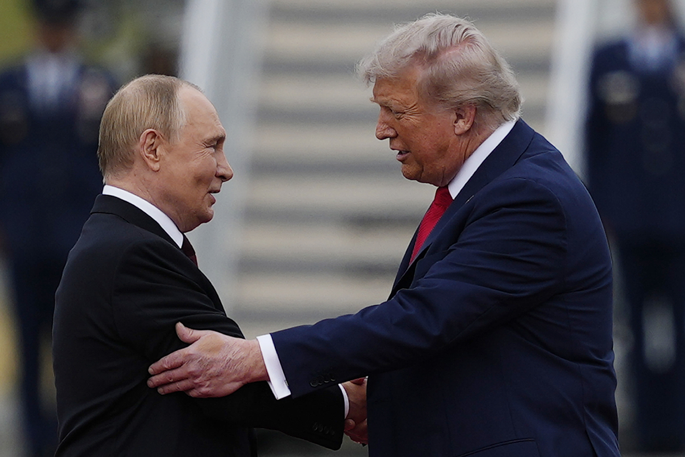 Ông Trump không tin Nga, Trung đang hỗ trợ Iran