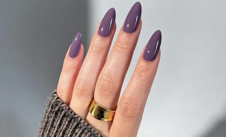 5 fall nail colors για μια ρομαντική, μυστηριώδη διάθεση
