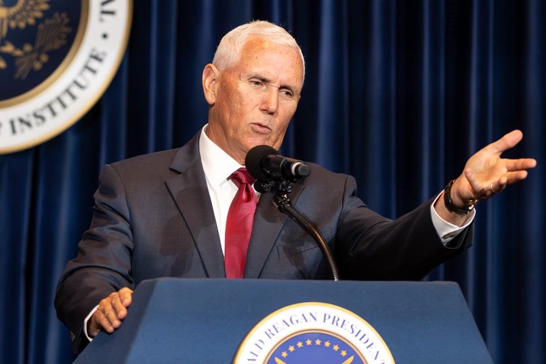 Mike Pence accuses Trump of betrayal for throwing lifeline to Putin’s ...