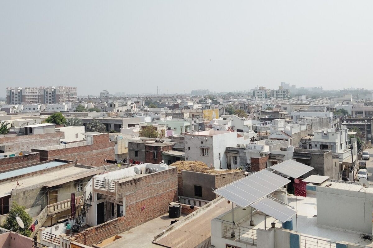 Top hybrid solar inverters and rooftop solar panels under Rs. 60,000 ...