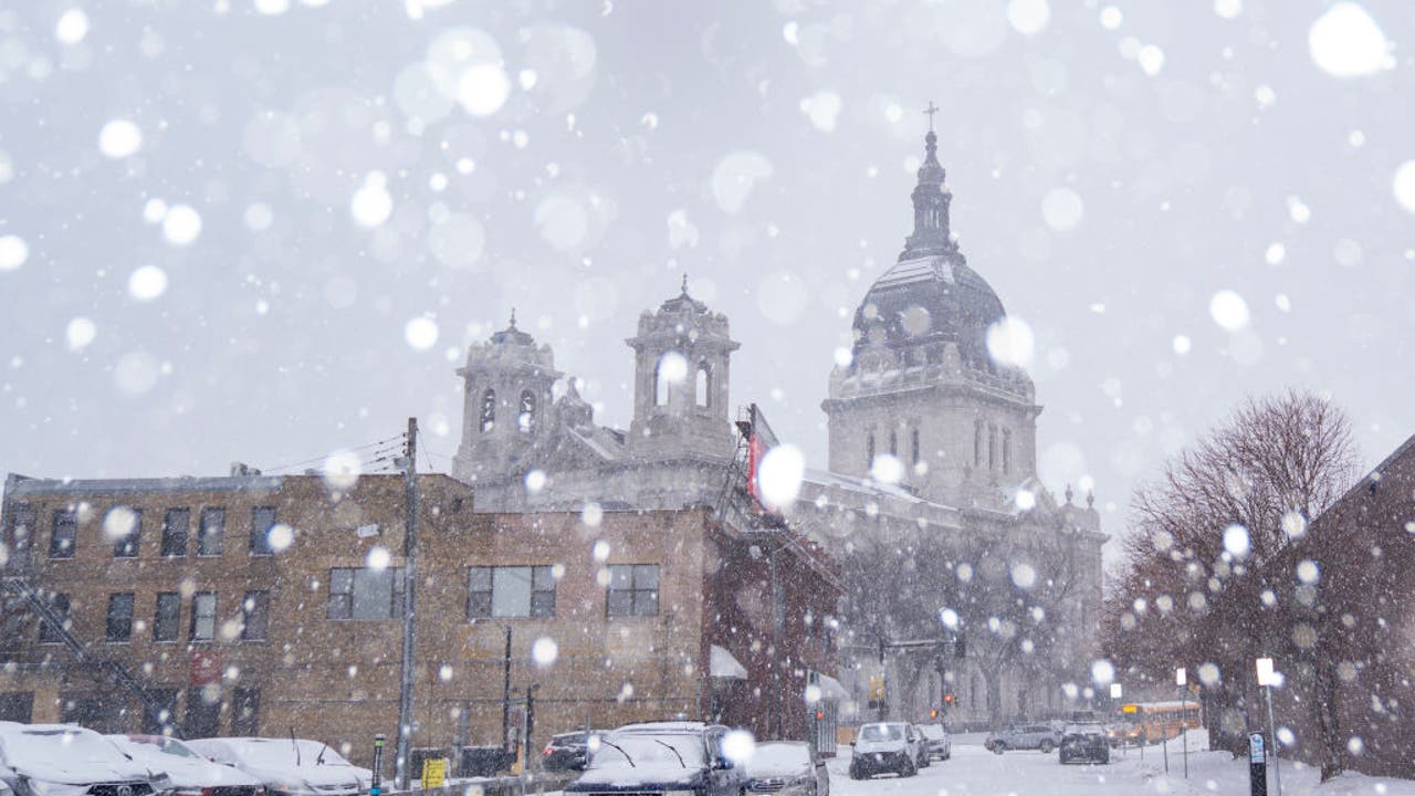 When is the first average snowfall across the Midwest?