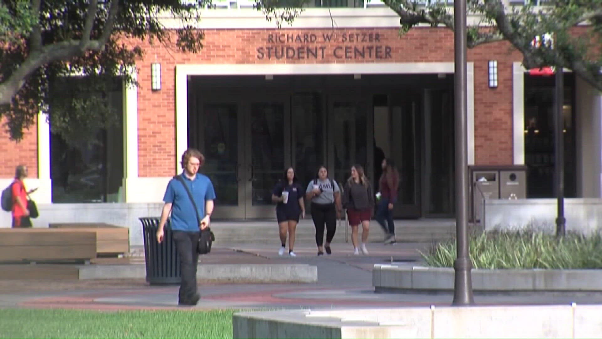 Free college application week helps Texas students save on fees