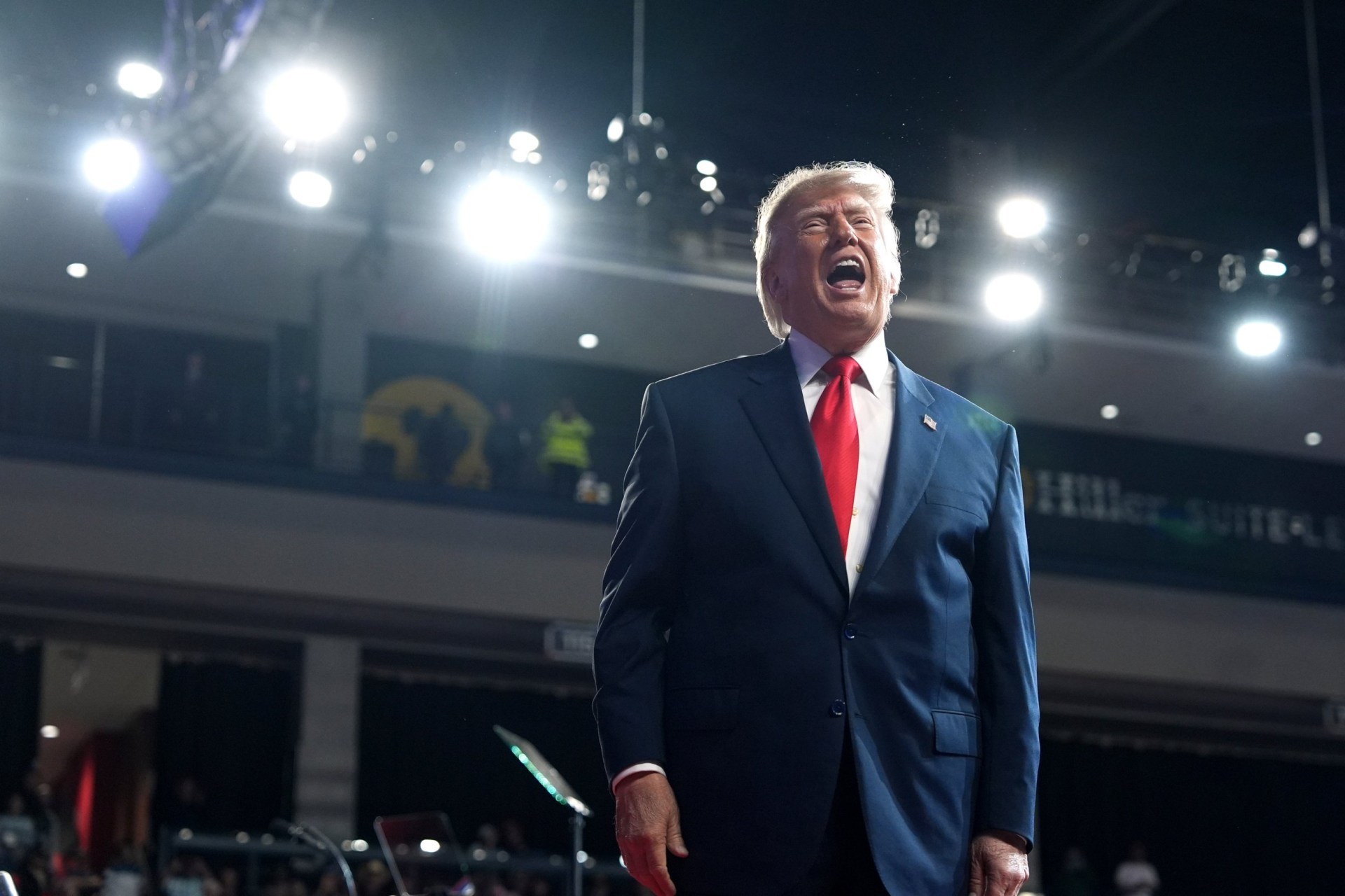 Trump makes unhinged comment about man’s backside at bizarre rally