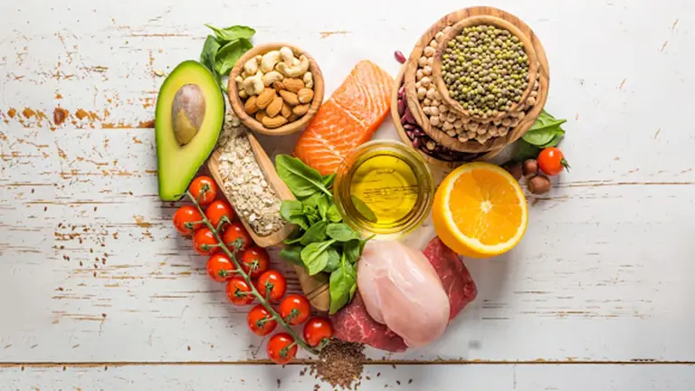 Want to build muscle and lose fat? 5 diet changes that can help