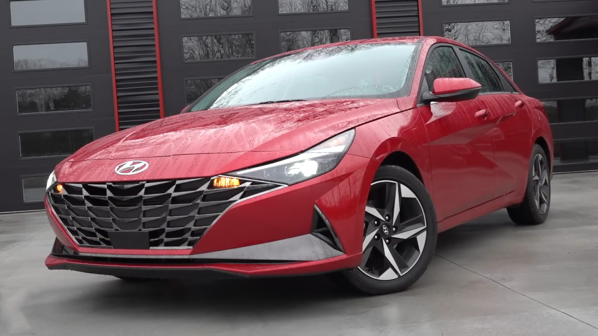 Hyundai Elantra Limited review: 2.0L 4-cylinder, CVT, and bold new design