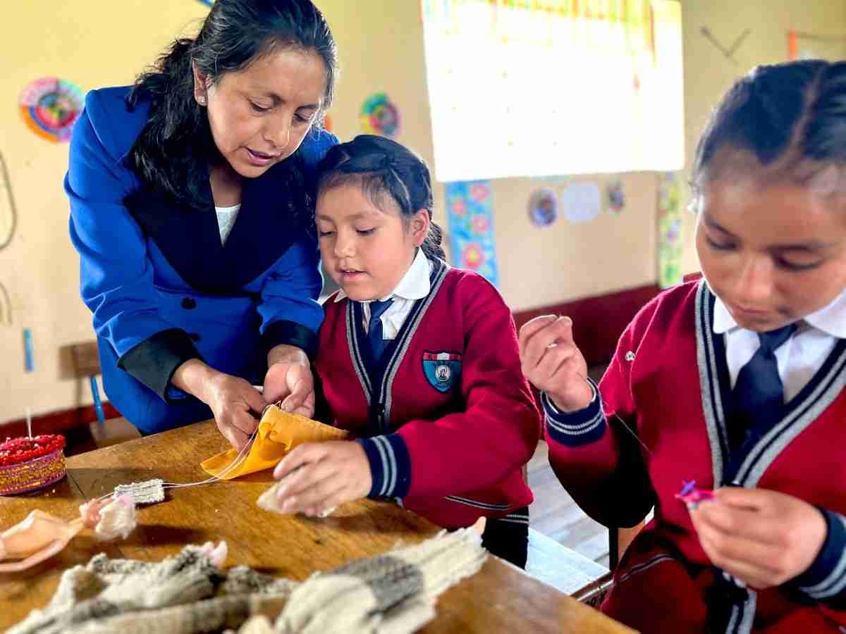 Keiko Fujimori announces new school rules to strengthen authority and ...