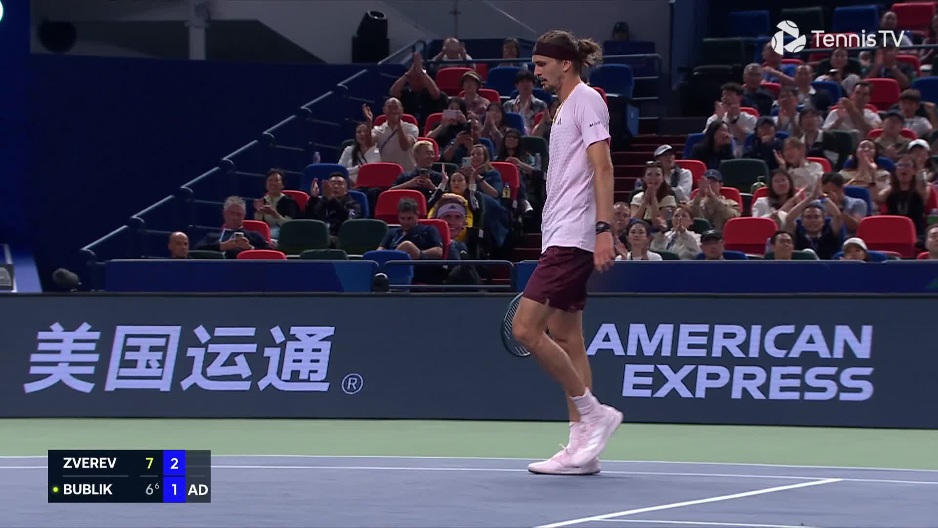 Zverev saves point at net 🔥