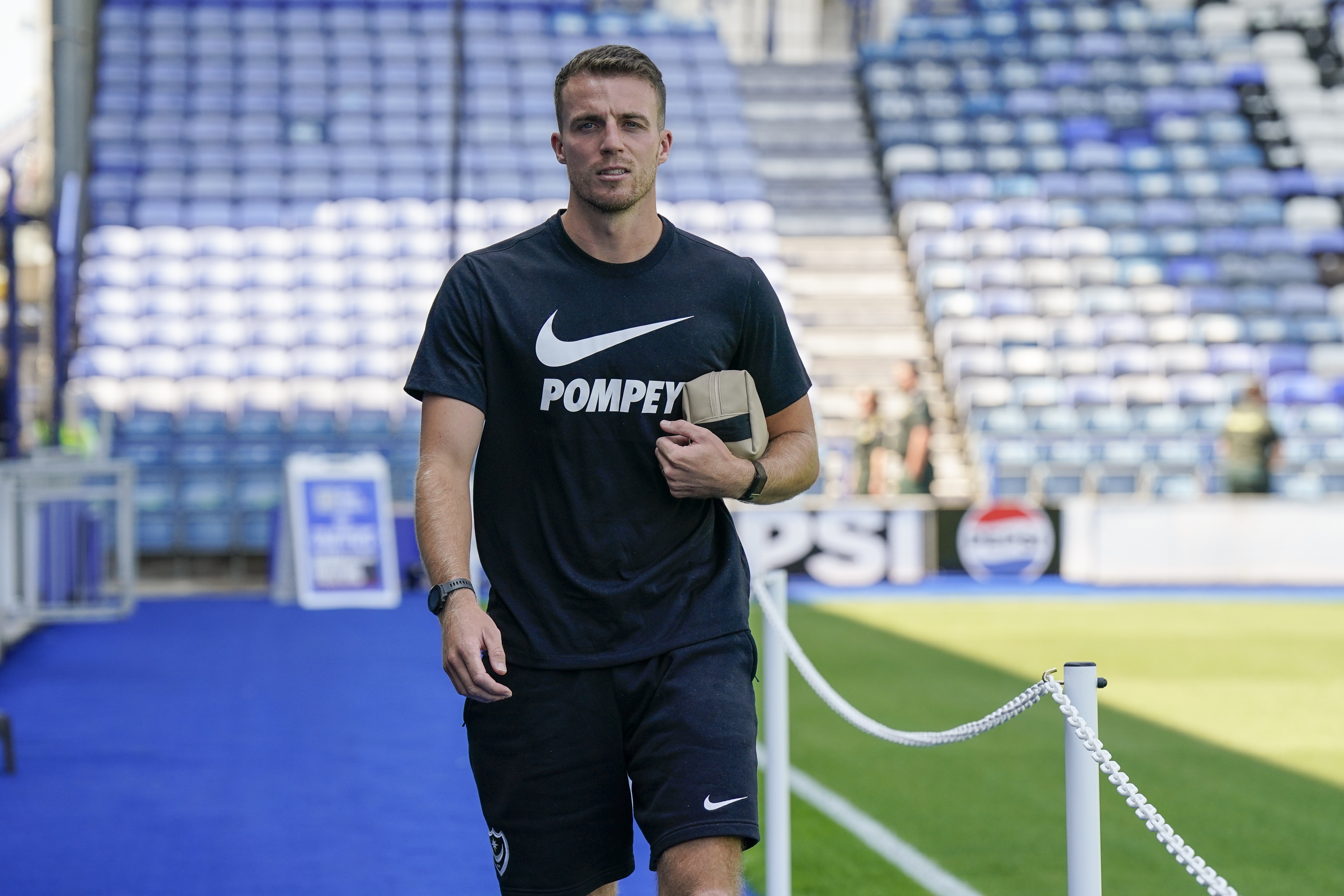 Portsmouth boss details fresh injury update on key defender ahead of ...