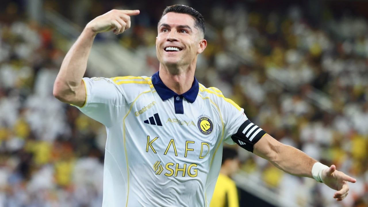 Cristiano Ronaldo vs Lionel Messi: CR7 declares himself the GOAT ...