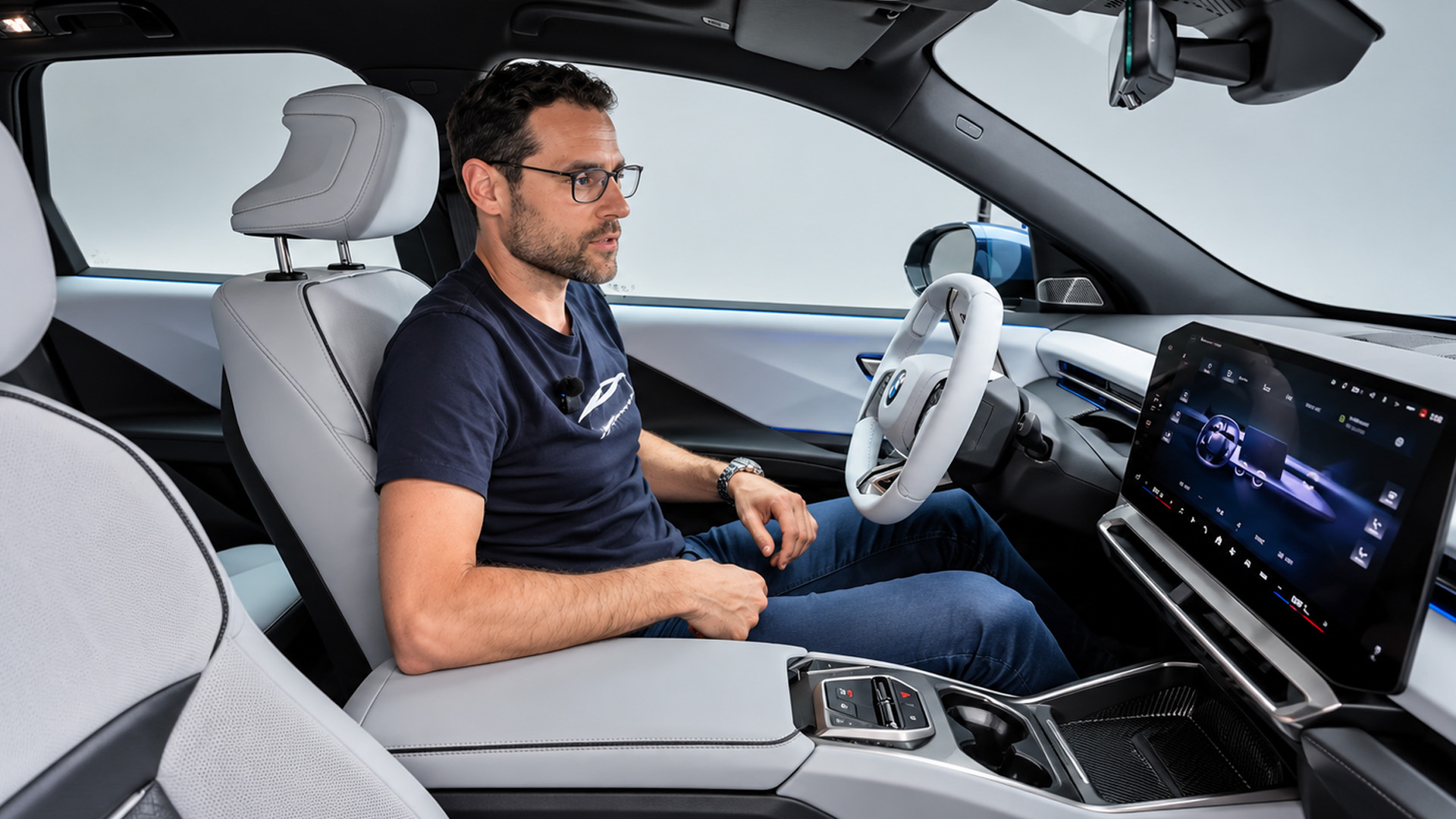 BMW iX3 zeigt ein neues Armaturenbrett ohne herkömmliches Kombiinstrument