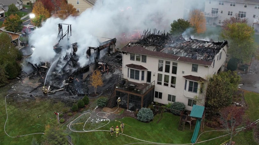 1 person dead in Victoria neighborhood fire that damaged several homes