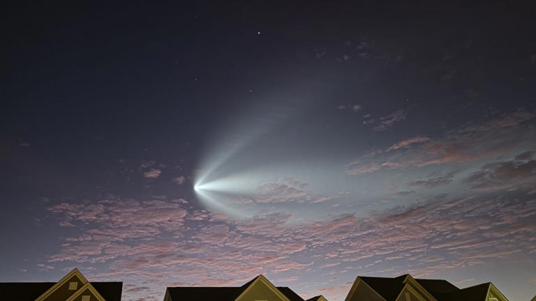 Images of SpaceX launch over Charleston area, other parts of SC coast