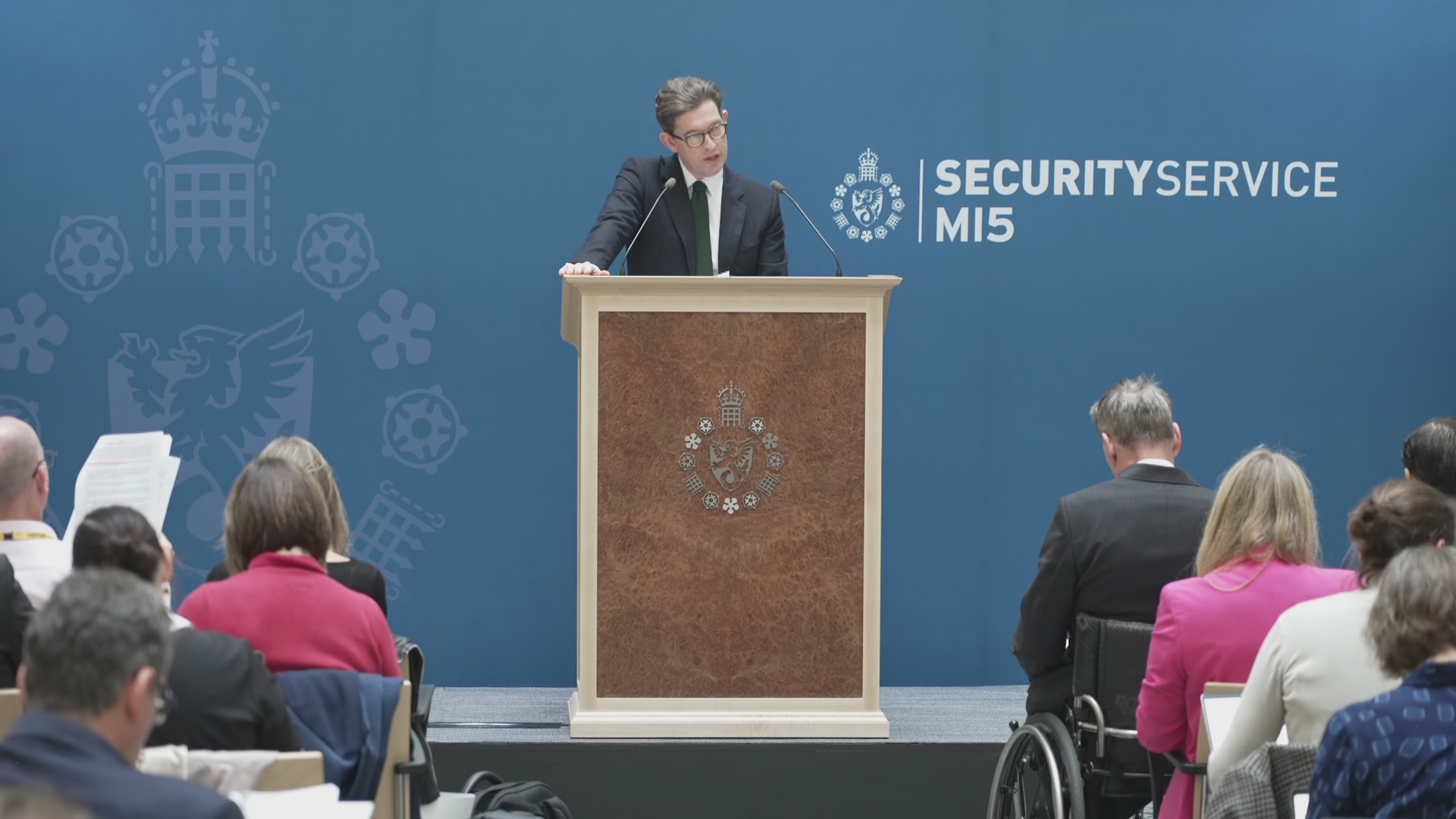 Russia uses hybrid tactics to intimidate us, MI5 warns