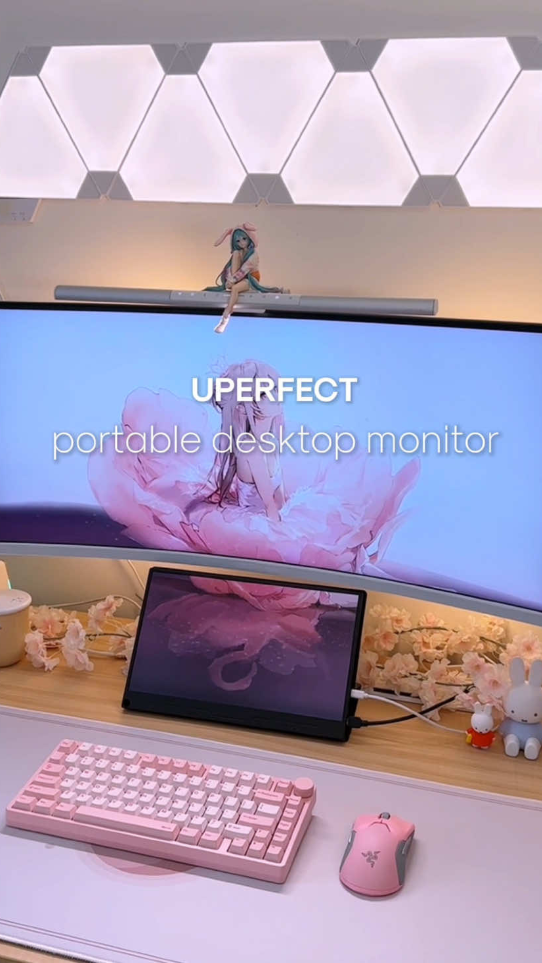 Portable dual monitor setup with UPERFECT UPartner B4