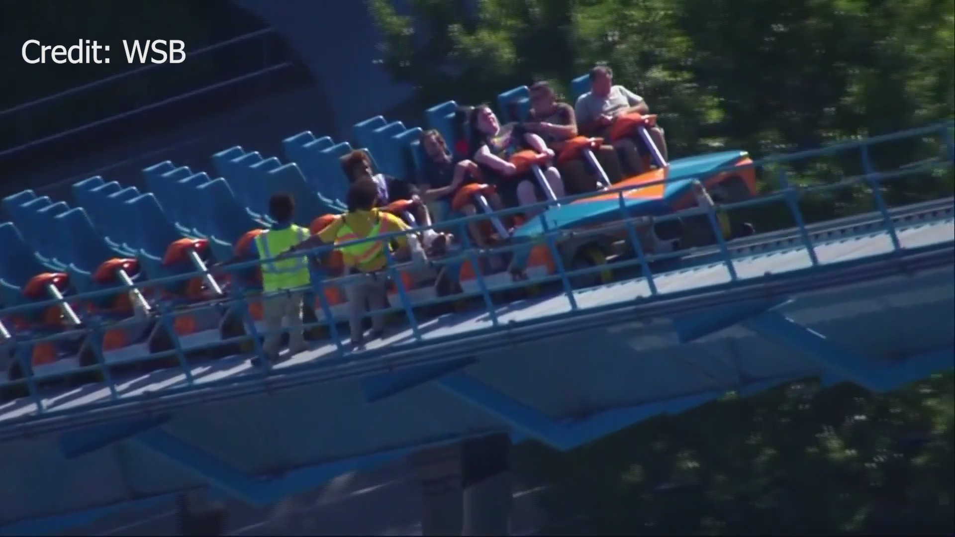 Six Flags Great America temporarily closes popular coaster Raging Bull ...