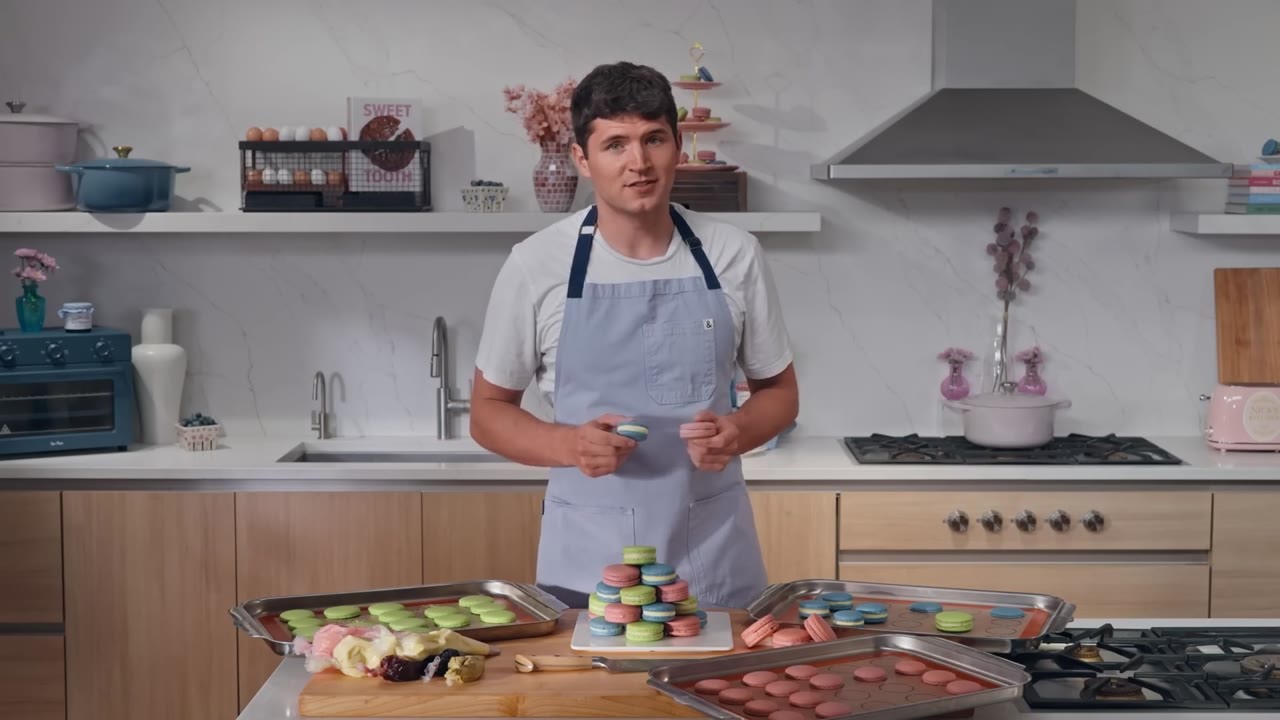 He failed at making macarons on MasterChef... now he's sharing what he ...
