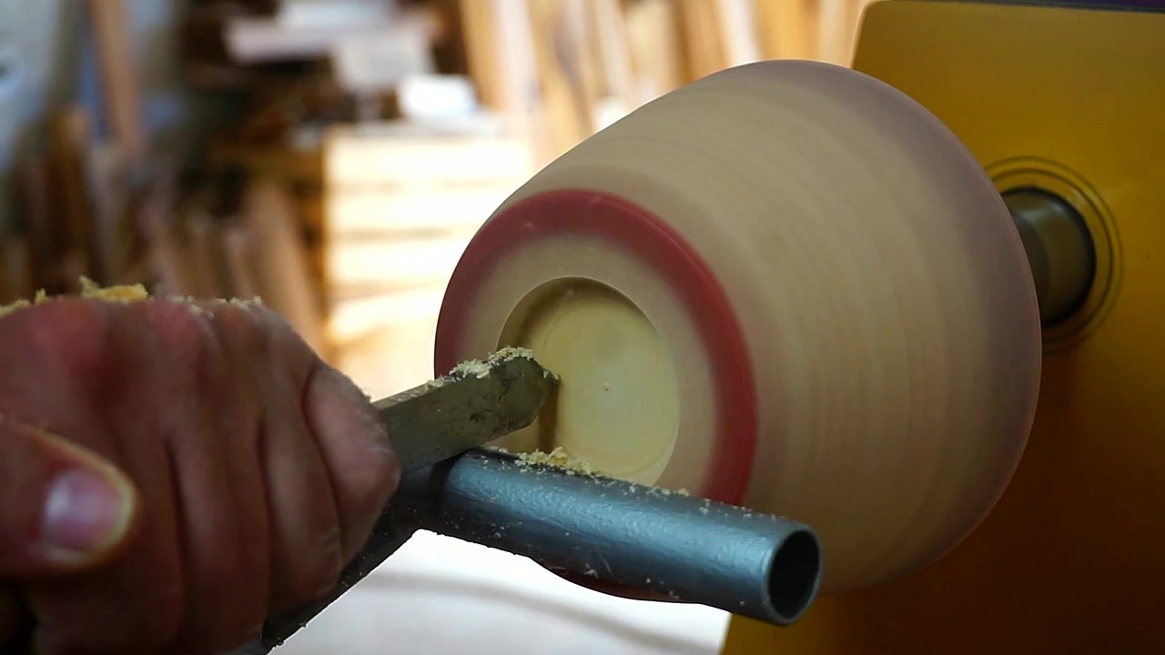 How pear wood and resin became a simple bowl