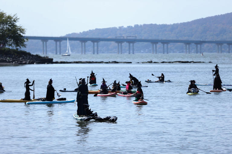 Witches are taking over America's waterways on paddleboards. Here's ...
