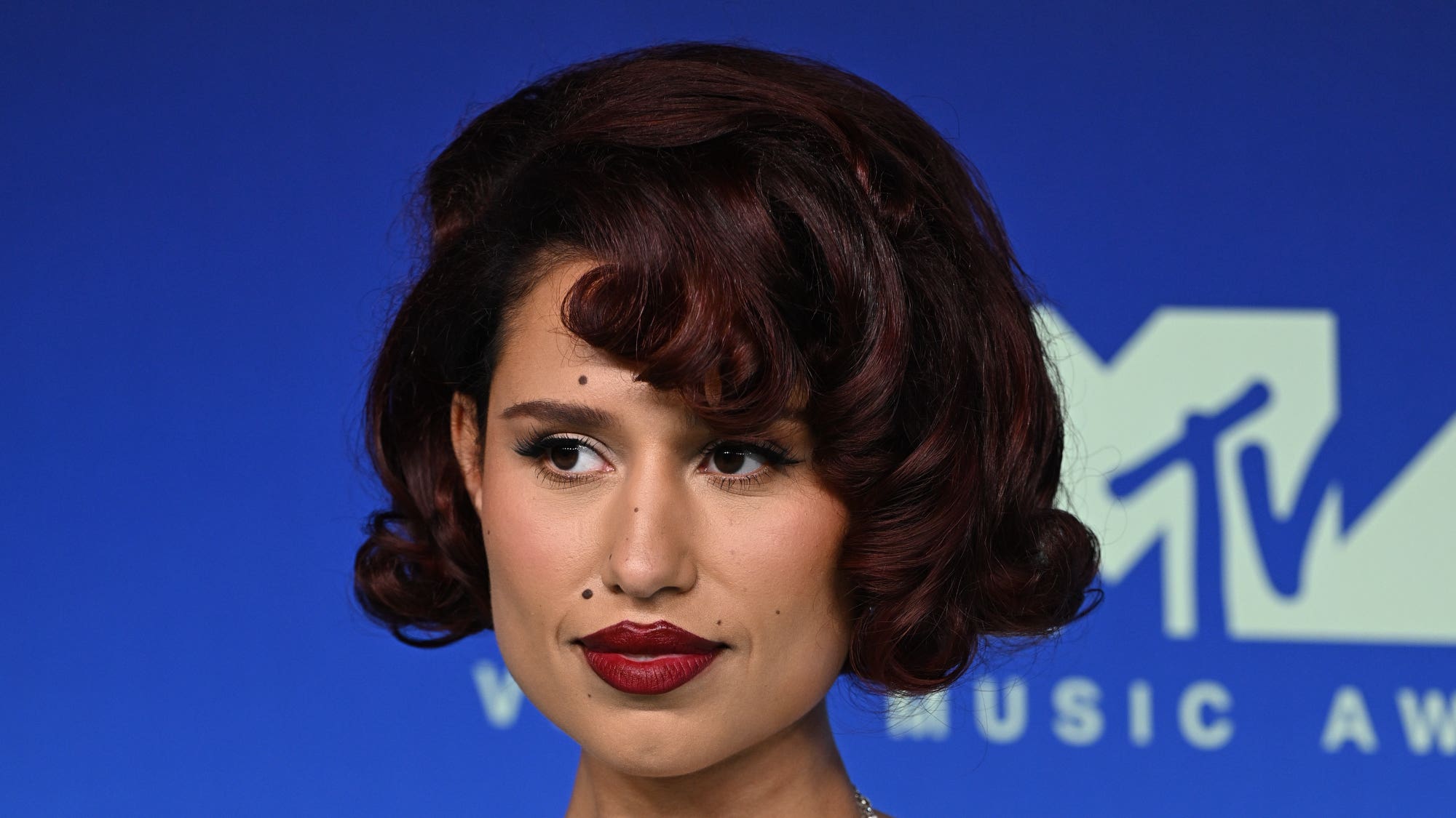 Raye says sign-up process to Royal Albert Hall concert was overwhelmed ...