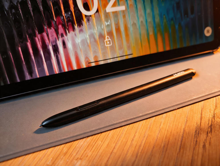 Huion Kamvas Pad 12 review: A budget Android drawing tablet that gets ...