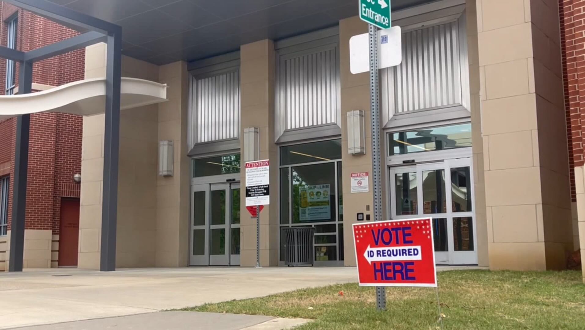 Early voting begins in Georgia’s nationally watched 2026 midterm elections