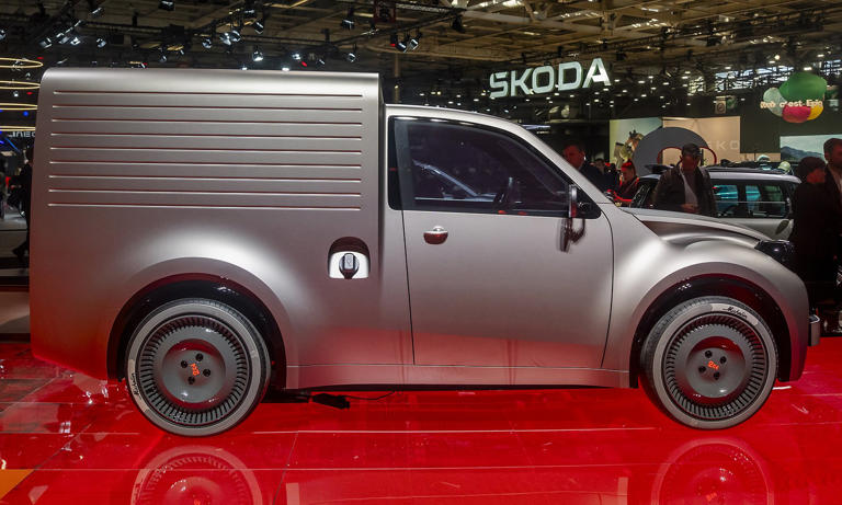 Citroen revives its classic van for an electric era: 2CV Fourgonnette ...