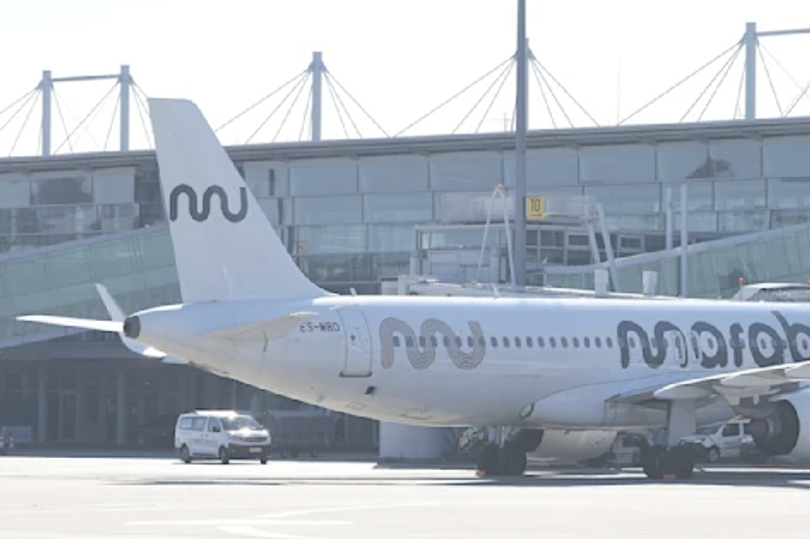 Major airport shut down after three pilots report 'problem' as security ...