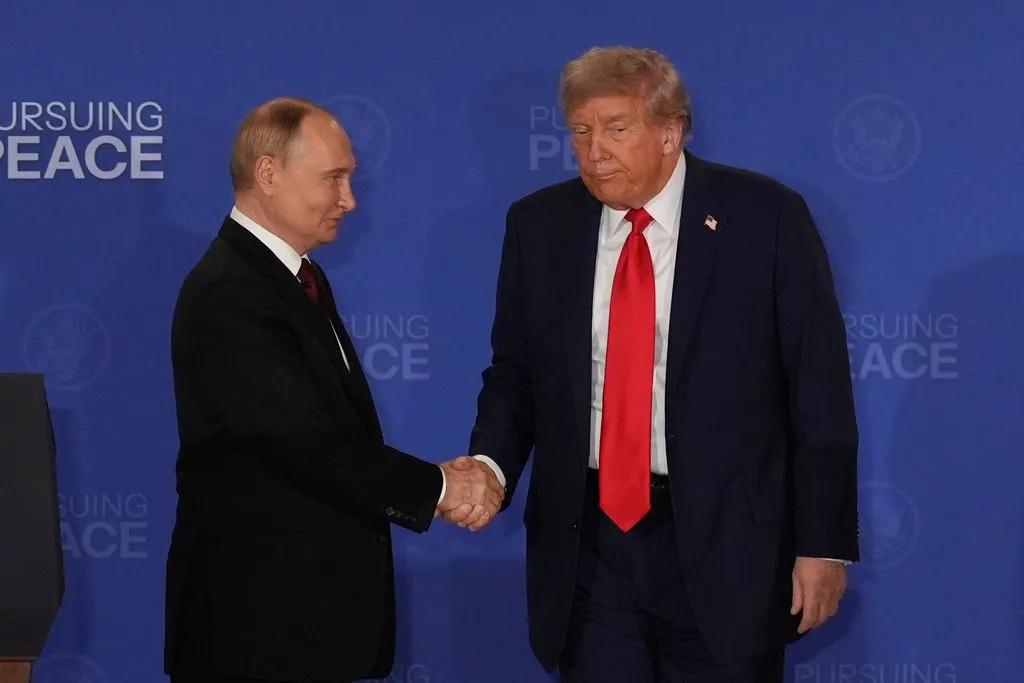 Putin makes Trump dance as his useful muppet