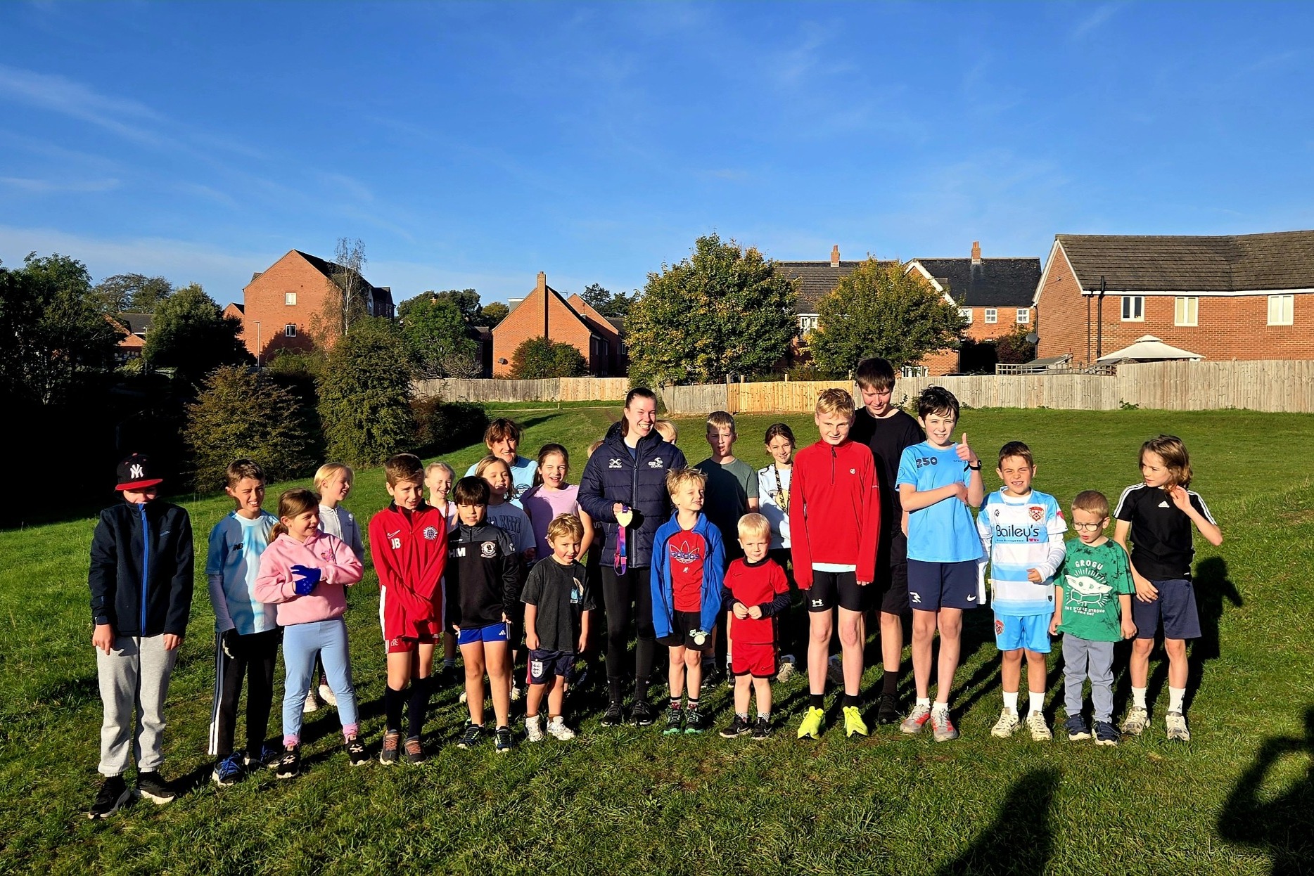 Local Commonwealth Games medalist Lauren Mackie inspires young ...
