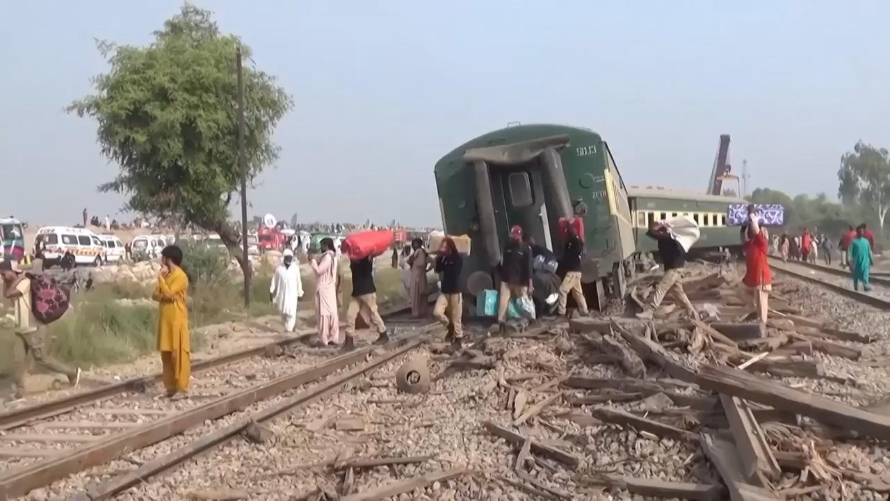 Passenger train derails in central Pakistan, causing deaths and ...